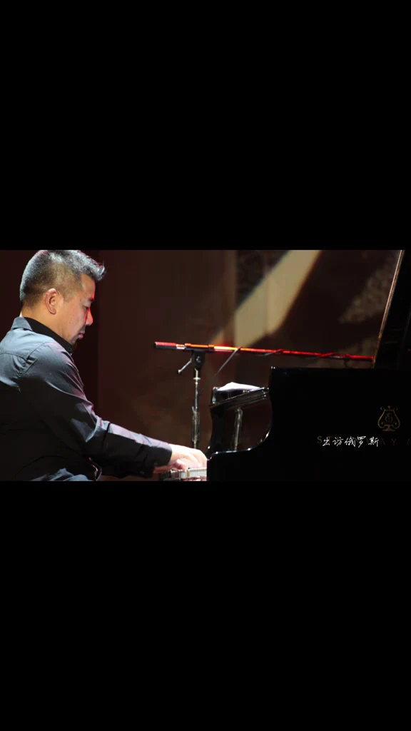 Taking Chinese Jazz Outward: Music before explanation at 00:37