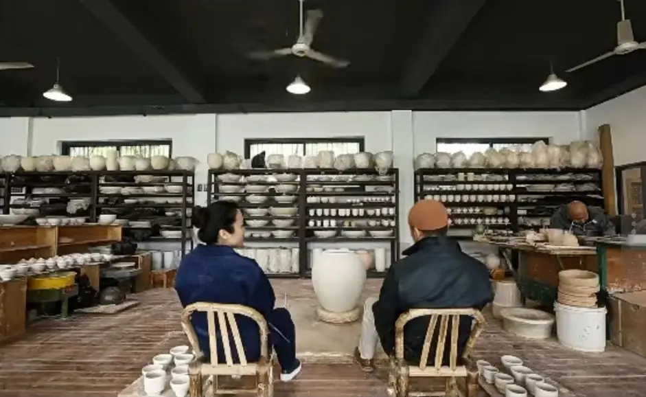 Wu Qian in conversation with Bai Ming